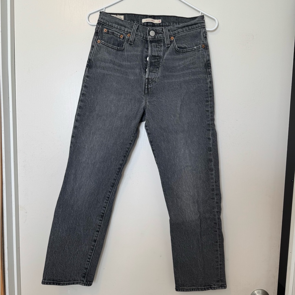 Levi’s premium ( Wedgie Straight 26)